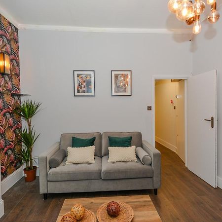 Cosy 1 Bedroom Home For Small Families Лондон Экстерьер фото