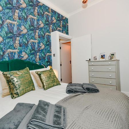 Cosy 1 Bedroom Home For Small Families Лондон Экстерьер фото