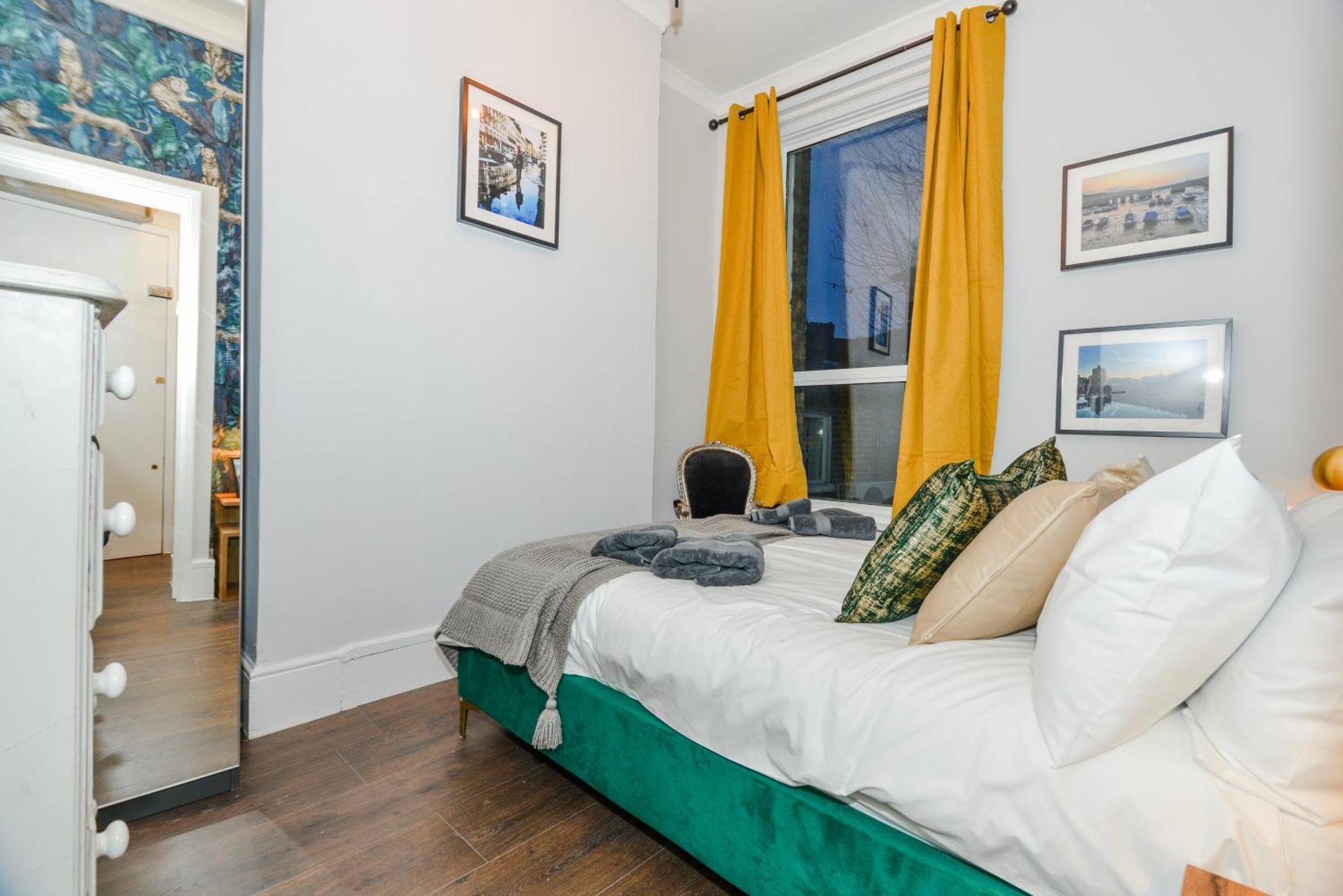 Cosy 1 Bedroom Home For Small Families Лондон Экстерьер фото