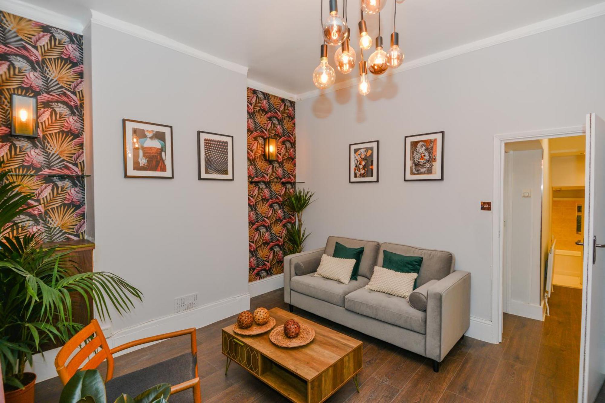 Cosy 1 Bedroom Home For Small Families Лондон Экстерьер фото